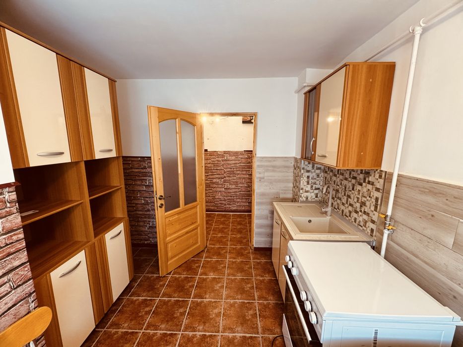OPORTUNITATE! Apartament 2 camere, etajul 1, suprafață 58 mp, în Targoviște, chiar lângă Colegiul National Constantin Cantacuzino