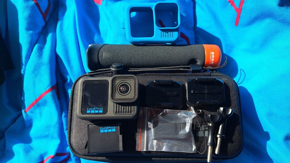 НОВО GoPro HERO 13 Black 27MP в гаранция + 2 батерии и аксесоари