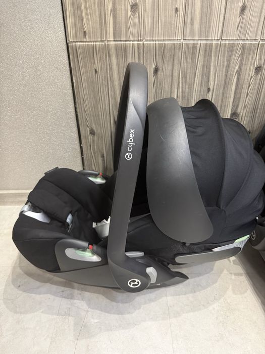 Продавам 2 бр. кошчета за кола CYBEX Cloud T i-Size (Sepia Black)