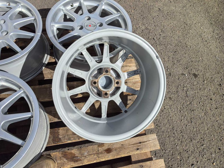 15 цола 4 х 100 мм Дачия / Тойота / Кия / Хюндай / МАзда -7 Инча/ЕТ 35