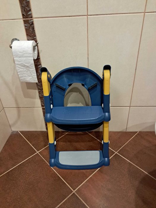 Детска сгъваема тоалетна чиния със стълбички