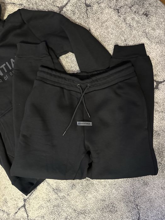 Compleu essentials negru marimi (S,M,L,XL,XXL)