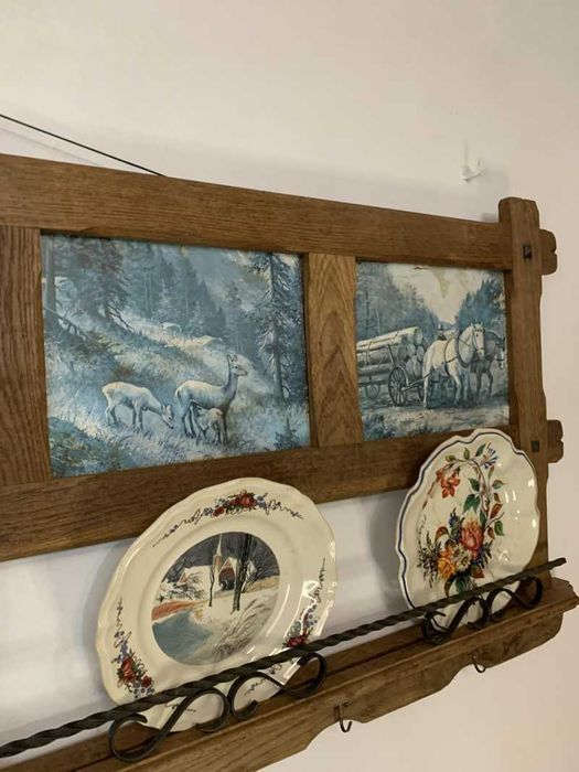 Cuier cu suport de farfuri