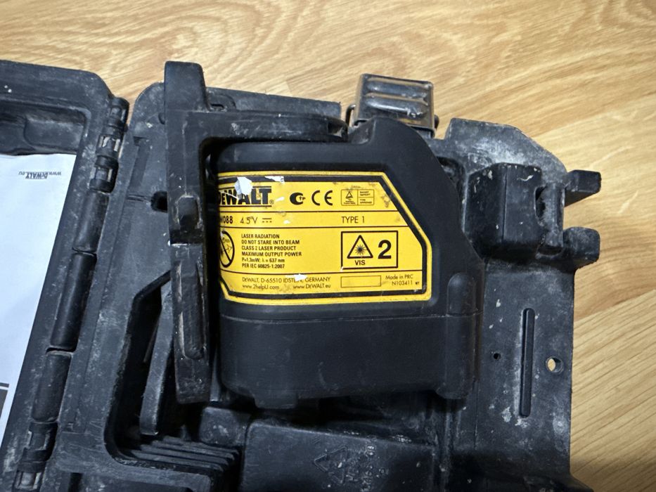 Лазерен Нивелир Dewalt DW088
