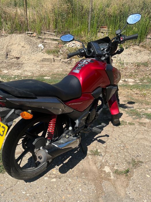 Ямаха CB125F мотор