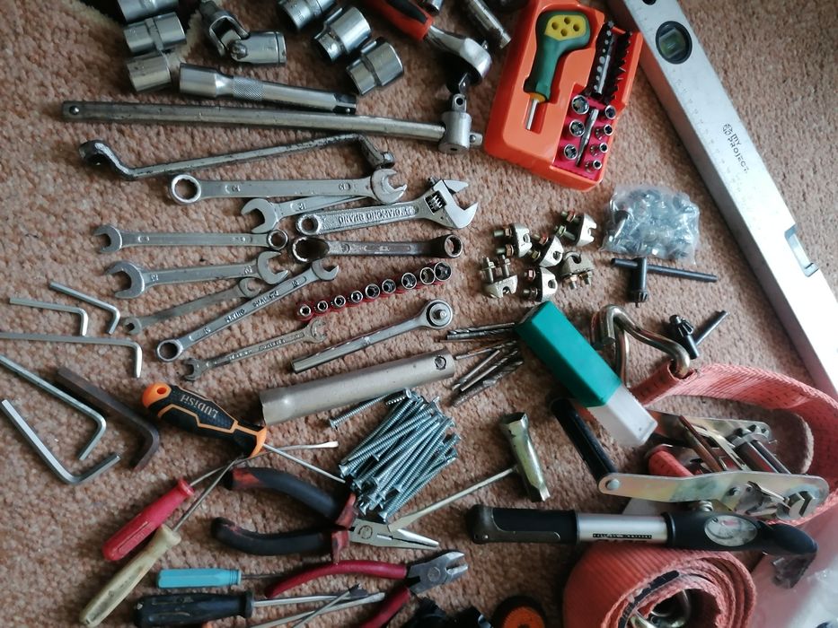 Инструменти цена 19. Евро