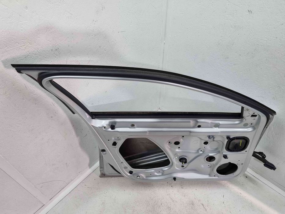 Usa stanga fata Skoda Superb III (3V3) [Fabr 2015-prezent] LA7W