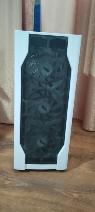 Продам системный блок Белый цвет