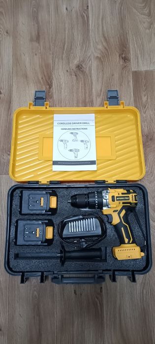 Шуруповёрт 3 функции.