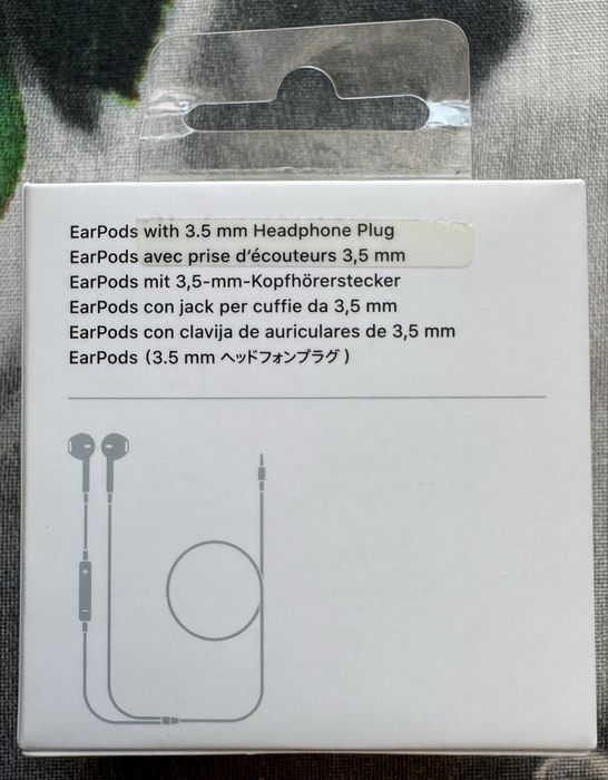 Продам наушники Earpods