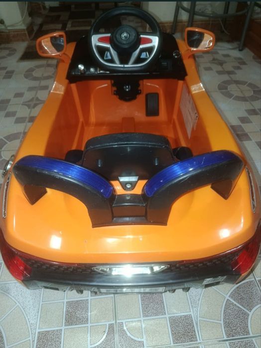 Masinuta electrica pentru copii