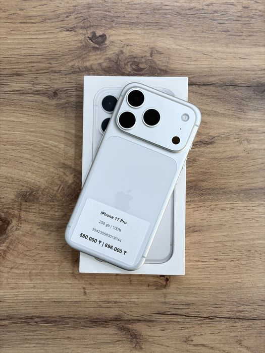 iPhone 17 Pro 256 gb 100% 32-цикл | iStatus store