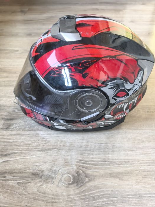 ПРОДАМ МОТОШЛЕМ Б/У в отличном состоянии.