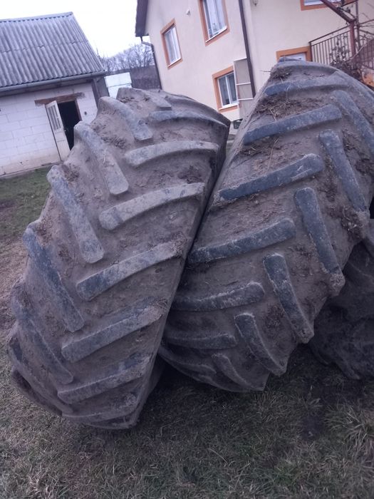 Vând cauciucuri tractor