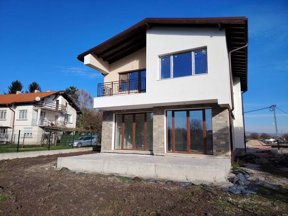 Продава се Къща в с. Петърч, Област София-област - 211 кв.м за 769 €/кв.м - Снимка #1