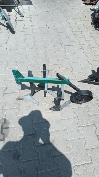 Prasitoare rarita bilonat sapat scos cartofi ceapa usturoi lalele