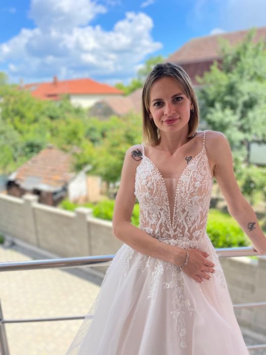 Vând rochie de mireasă