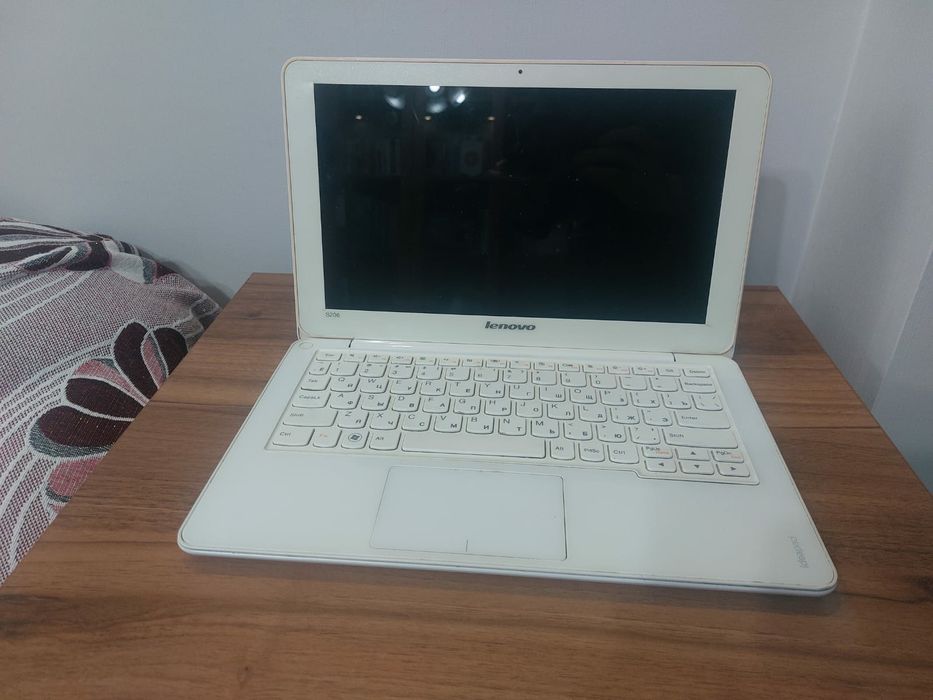 Нетбук Lenovo s 206
