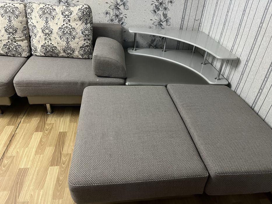 Продам Диван для гостиной