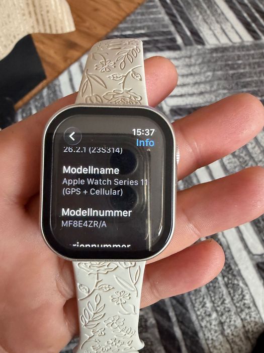 Часовник Apple watch 11