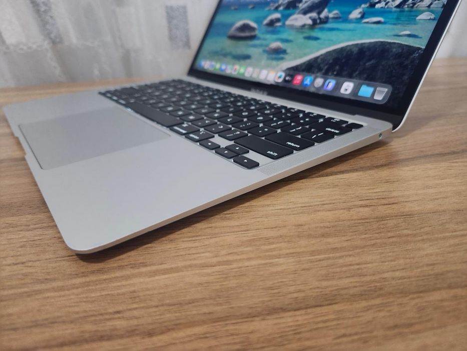 MacBook m1 2020год