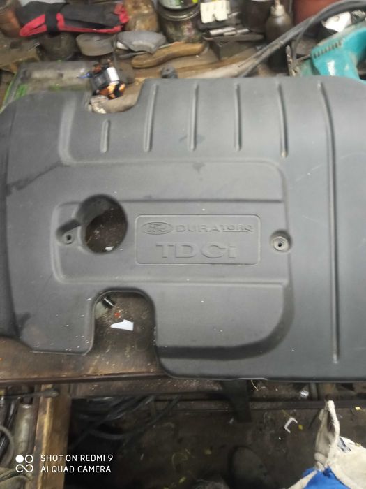 Капак за двигател на ford c-Max 2005