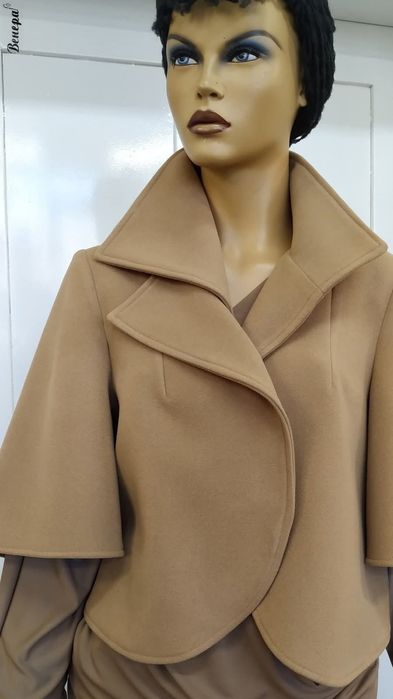 Късо.      палто