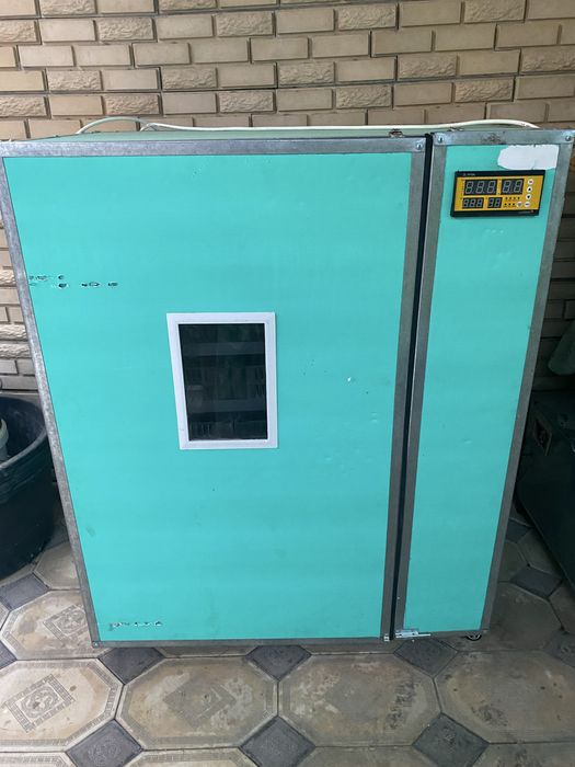 Инкубатор на 1000 яиц