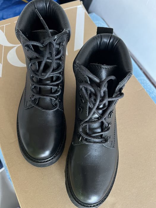 ботинки детские  новые 35 36 zara