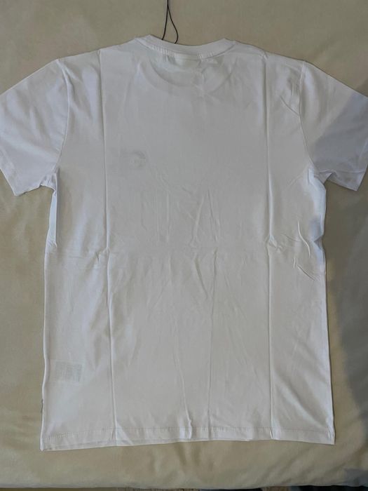 Calvin klein тениска.Налични размери L,Xl,2Xl