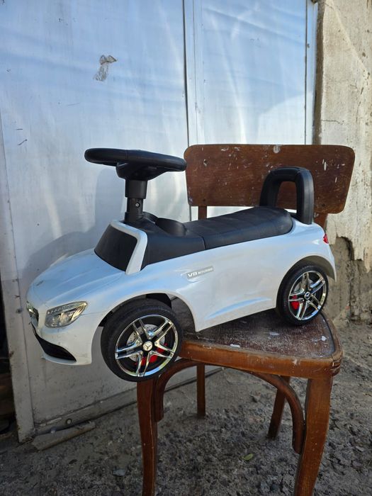 Детский автомобиль