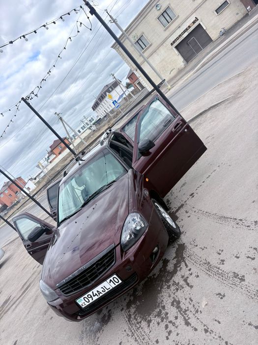 Продам машину приора уневерсал