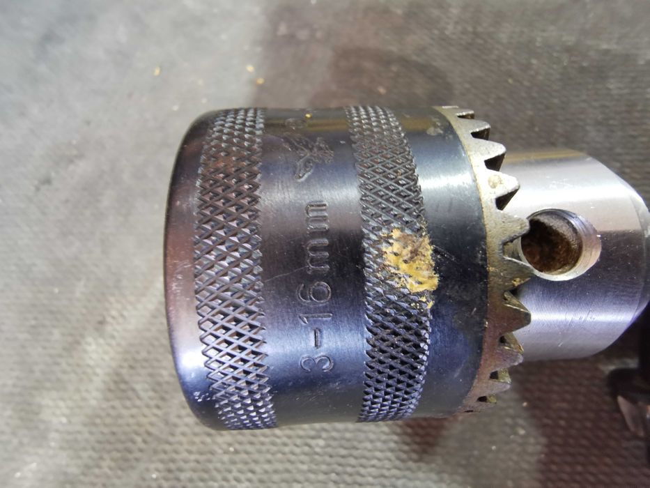 Патрон В 16 СССР для для сверильного станка.