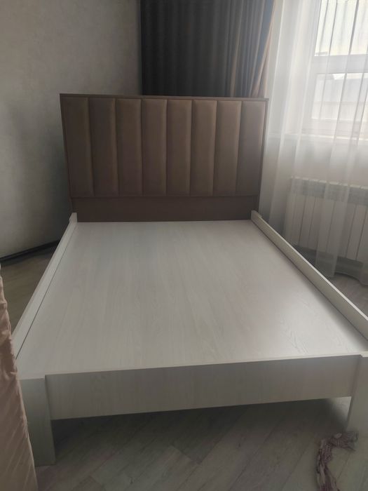 Продам кровать с матрасом