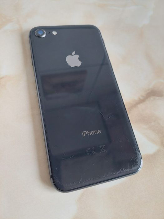 [SE2] Vând  iPhone SE 2 spart dar funcțional (iOS 26.1) //poze reale