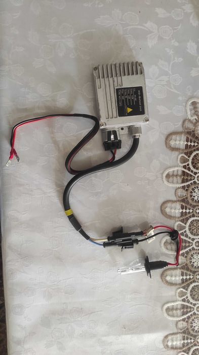 Комплект автомобильного ксенона HID с блоками розжига и лампами