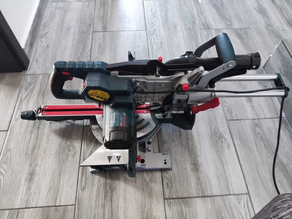 Fierastrau circular Bosch Professional GCM 8 SJL, cu sanie de glisare, 1600W, 5500rpm, 312mm