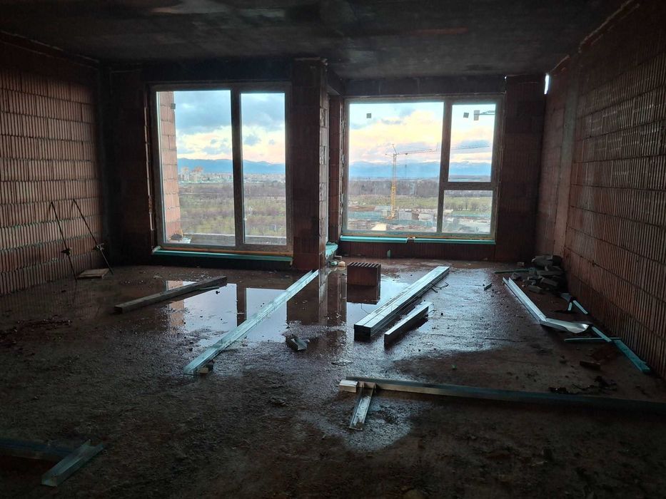 Продава се Тристаен апартамент в София, Модерно предградие - 153 кв.м за 755 €/кв.м - Снимка #2