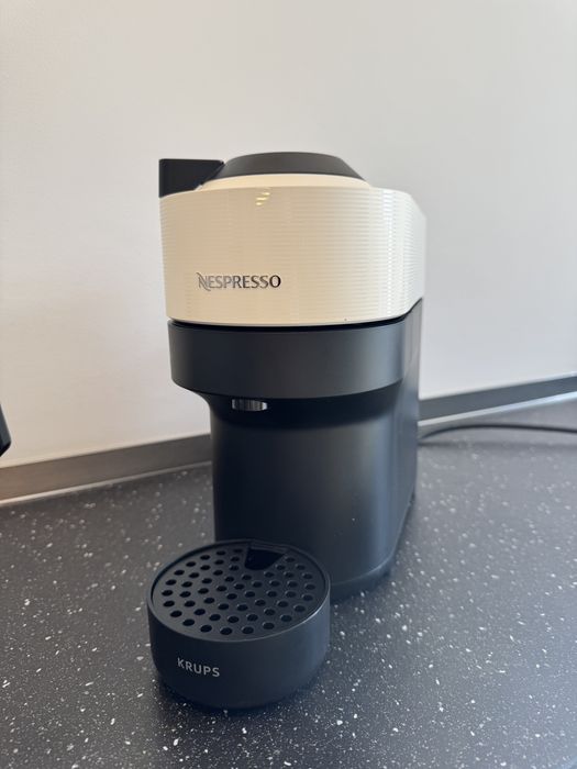 Aparat Cafea Nespresso Vertuo + Aeroccino 4