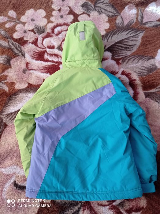 Куртка на девочку 6-7 лет