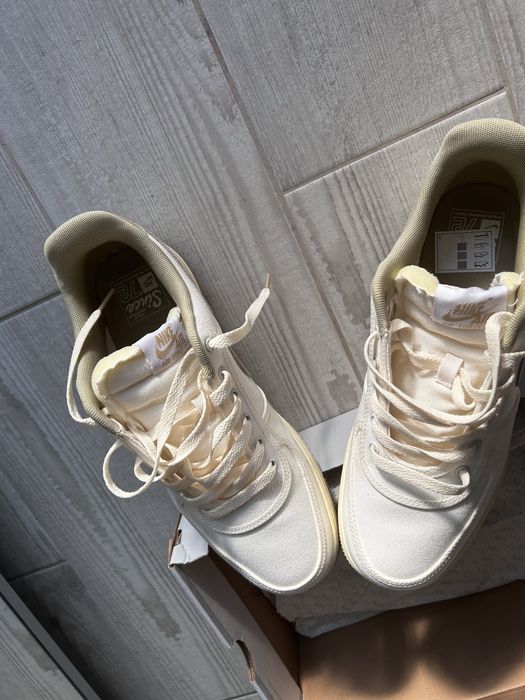 adidasi air force 1 Vanilla-Coconut Milk marimea 45