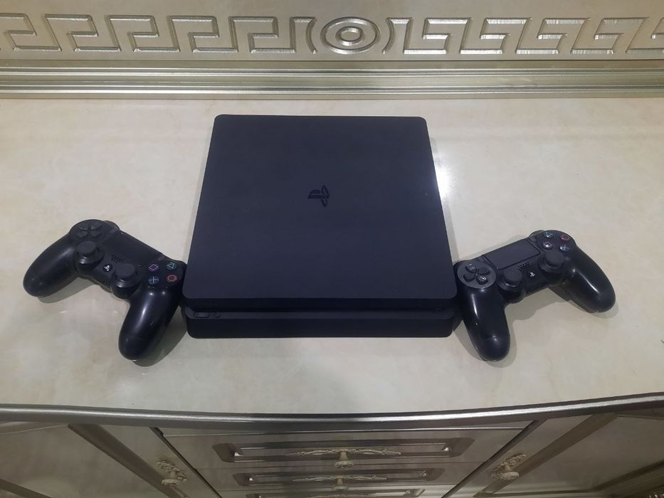 Playstation 4 slim