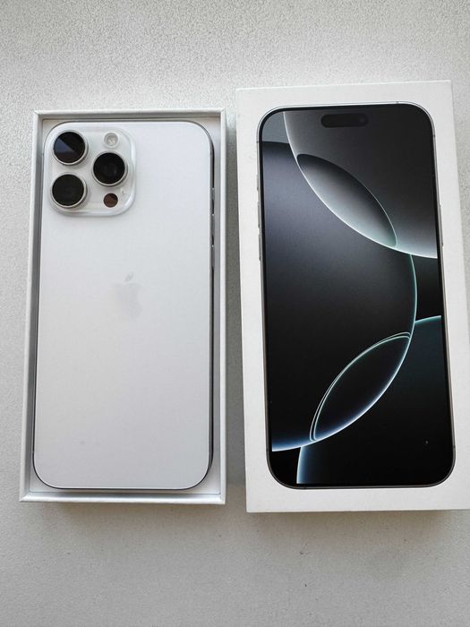 Продавам iPhone 16 Pro Max, бял, 512 GB