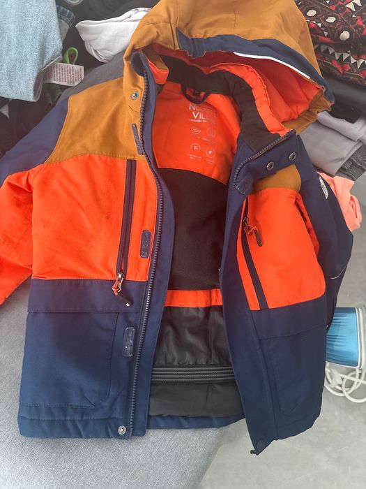 Încălțăminte un pic folosită și  nouă de la 30ron până la 50  și geci