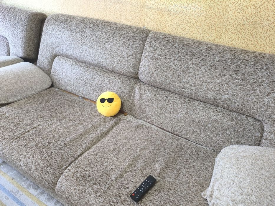 Продам диван и два кресла