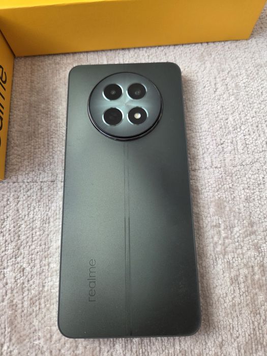 Продавам Realme 12 5G – 8GB RAM / 256GB