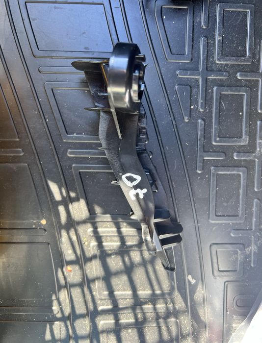 Крепление бампера камри 70-75