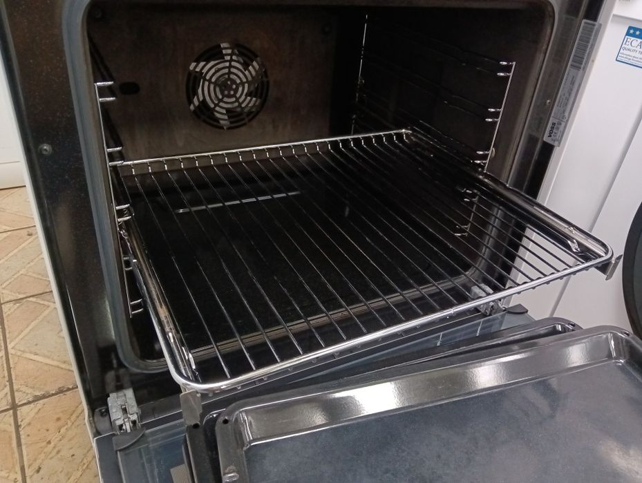 Свободно стояща печка  с индукционни котлони Voss 2 години Гаранция!