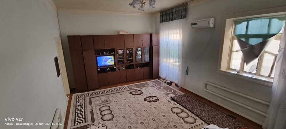 Uy sotiladi srochna 7 sotix