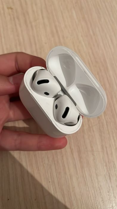 Airpods 4 ANC с шумоподавлением